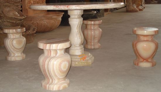 石雕桌椅